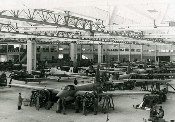 Vista de la Fabrica Militar de Aviones de Córdoba, alrededor del año 1950. Su alto desarrollo tecnológico sirvió de base para la creación del IAME.